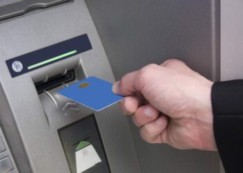 Un cuplu din Noua Zeelandă a trăit pe picior mare doi ani de zile, după ce o bancă i-a virat bărbatului în cont șase milioane de euro în loc de 60.000 de euro