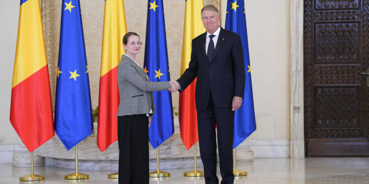 Klaus Iohannis, la depunerea jurământului noului ministru al Educației: „O naţiune fără un sistem de educaţie performant are puţine şanse în lumea de astăzi, care devine din ce în ce mai complicată”