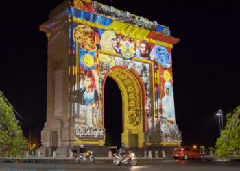 Circa 60.000 de persoane au luat parte la proiecțiile de pe Calea Victoriei și Arcul de Triumf, de weekend-ul trecut