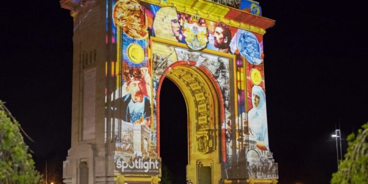 Circa 60.000 de persoane au luat parte la proiecțiile de pe Calea Victoriei și Arcul de Triumf, de weekend-ul trecut