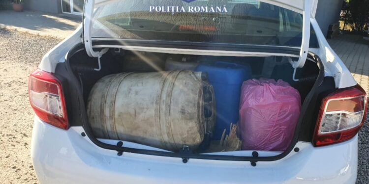 Patru percheziții au fost executate pe raza județului Prahova, într-un dosar de furt calificat de carburanți din autocisterne