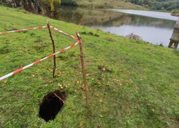 Premierul Nicolae Ciucă a convocat CNSU pentru aprobarea hotărârii privind alocarea fondurilor necesare lucrărilor de primă urgență la barajul lacului de acumulare Tăul Mare