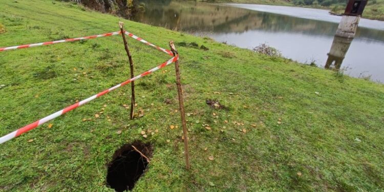 Premierul Nicolae Ciucă a convocat CNSU pentru aprobarea hotărârii privind alocarea fondurilor necesare lucrărilor de primă urgență la barajul lacului de acumulare Tăul Mare