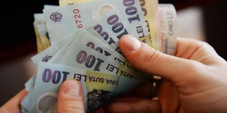 Marcel Ciolacu a anunțat că urmează să se stabilească nivelul majorărilor salariilor și pensiilor: „Fără să mărim salariul minim pe economie, migraţia va continua către alte zone”