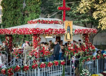 72 de credincioși care au mers la Iași pentru a se închina la moaștele Sfintei Cuvioase Parascheva au avut nevoie de îngrijiri medicale