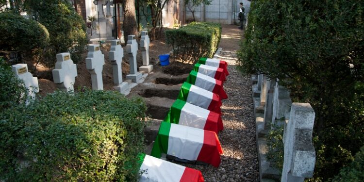 Ceremonie dedicată memoriei eroilor italieni căzuți în România în cele două războaie mondiale, organizată la Cimitirul italian Ghencea