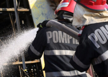 Incendiu de proporții la o locuință din Vaslui. Flăcările au produs pagube de circa 200.000 de lei