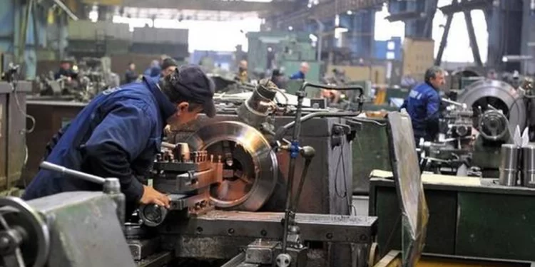 INS: Producția industrială a fost mai mare în luna septembrie 2022 decât în septembrie 2021, atât ca serie brută, cât și ca serie ajustată în funcție de numărul de zile lucrătoare și de sezonalitate