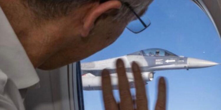 Forțele Aeriene Române, misiune de însoțire aeriană a delegației NATO