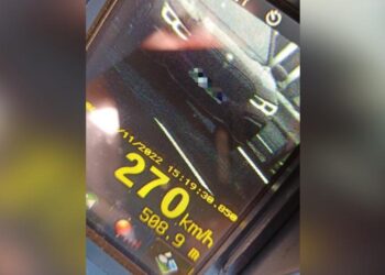 Un șofer care gonea cu 270 km/h pe autostrada A1 a fost amendat cu 1.305 lei și i-a fost suspendat permisul pentru 120 de zile