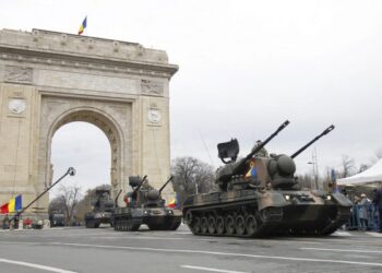 Peste 1.500 de militari vor participa la Parada militară organizată în Piața Arcului de Triumf, cu ocazia Zilei Naționale a României