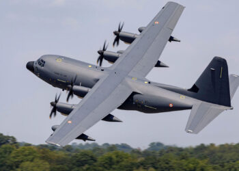 Zboruri de antrenament în zonele de est, sub și vest ale României