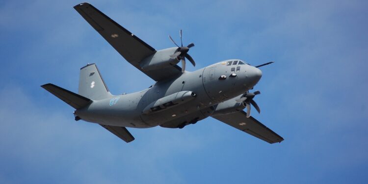 Zboruri de instrucție ale aeronavelor C-27J Spartan și C 130 Hercules ale Forțelor Aeriene Române, la înălțimi mici