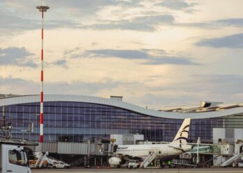 Un individ, căutat internațional pentru crimă, a fost reținut pe Aeroportul Otopeni