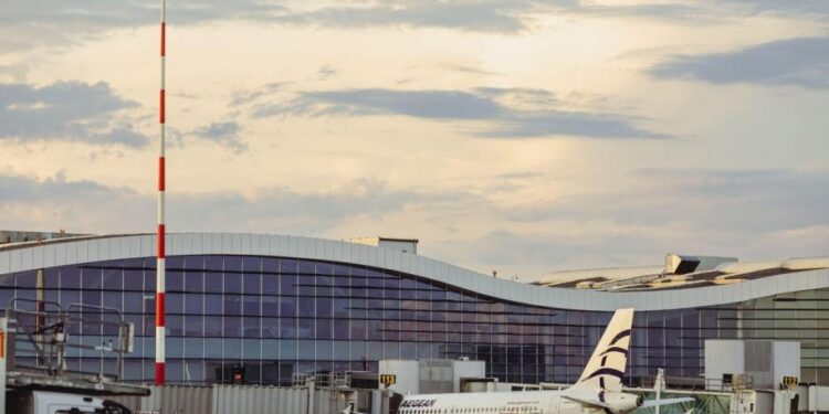 Un individ, căutat internațional pentru crimă, a fost reținut pe Aeroportul Otopeni