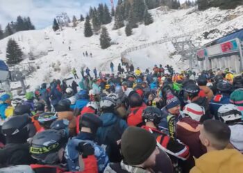 Protecția Consumatorilor Prahova a aplicat o amendă de 15.000 de lei pentru aglomerația de la Gondola Sinaia
