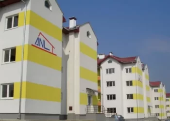 Agenția Națională pentru Locuințe a primit în administrare 32 de locuințe noi în orașul Agnita, destinate tinerilor