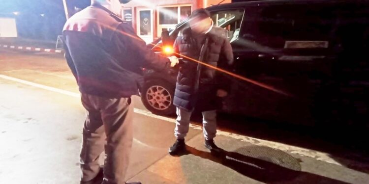 Polițiștii de frontieră din Stânca au depistat un bărbat căutat de autoritățile din Italia pentru furt