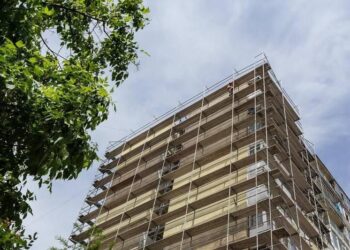 Noi contracte, în valoare de peste 222 milioane lei, cu finanțare din PNRR, semnate de Ministerul Dezvoltării pentru renovare energetică