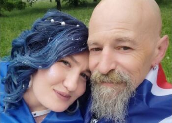 O ucraineancă și un militar englez s-au căsătorit. după ce au luptat cot la cot în Ucraina!