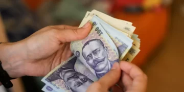 Cresc salariile, cresc și sporurile în învățământ – Recunoașterea meritelor profesorilor într-o serie de beneficii suplimentare