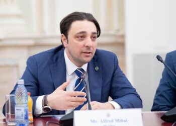 Senatorul PSD Alfred Laurențiu Mihai minte! „România reușește să mențină unul dintre cele mai accesibile prețuri la pompă din Europa”