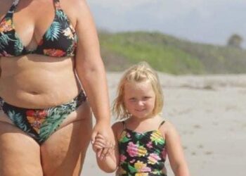 Mamă a 5 copii batjocorită pe plajă pentru că e grasă. Reacția pe care a avut-o a îndurerat pe toată lumea! Ce a făcut femeia?