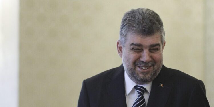 Ciolacu i-a păcălit din nou pe români – A fost votată legea pensiilor speciale care NU taie pensiile speciale