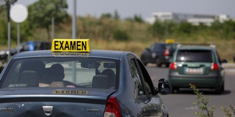 Sala pentru permisul auto va putea fi susţinută oriunde în ţară, la obţinerea permisului de conducere!