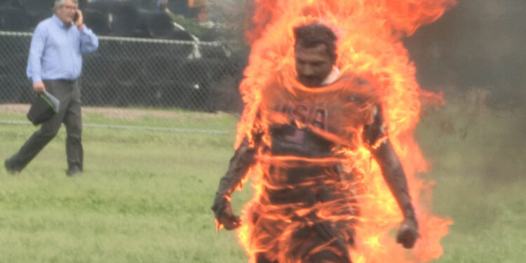 Avea probleme în dragoste, așa că și-a dat foc în Centrul Vechi!