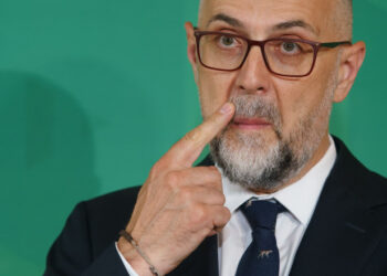 Kelemen Hunor exultă dupa prima vizită oficială a lui Iohannis la Budapesta: „Se mişcă mai greu. Mă bucur că măcar acum se duce!”