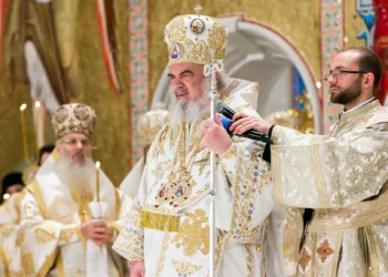 Ce salariu are un preot în România? Suma impresionantă pe care o încasează Patriarhul Daniel!