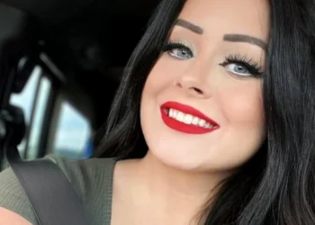 Profesoară de liceu, suspendată din cauza contului de OnlyFans, după ce elevii abonați au pârât-o!