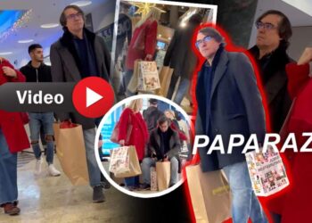 Mircea Cărtărescu se sparge în figuri alături de păpușa lui gonflabilă, chiar în mall!