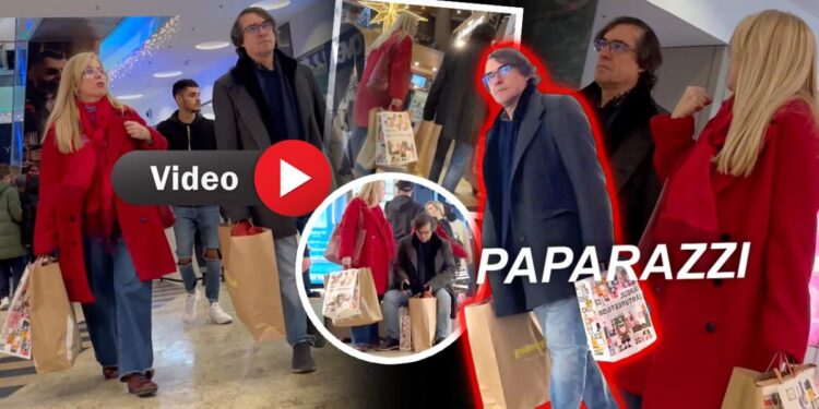 Mircea Cărtărescu se sparge în figuri alături de păpușa lui gonflabilă, chiar în mall!