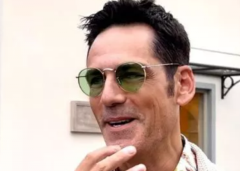 La 42 de ani, Ștefan Bănică Jr încă mai arată ca la 28, dar e și ambițios și talentat: cântă cum ar fi cântat Elvis dacă ar fi fost profesionist!