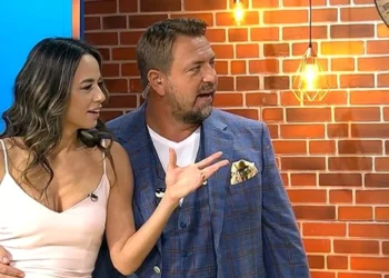 Fotografia rușinoasă pe care Andreea Raicu o vrea ștearsă! I s-a văzut fundul la TV, iar Horia Brenciu a fost de vină