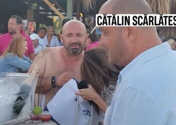 Chef Scărlătescu, considerat cel mai frumos burlac al României, vinde un curcan la cuptor cu 3000 de lei bucata!