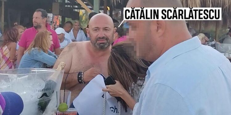 Chef Scărlătescu, considerat cel mai frumos burlac al României, vinde un curcan la cuptor cu 3000 de lei bucata!