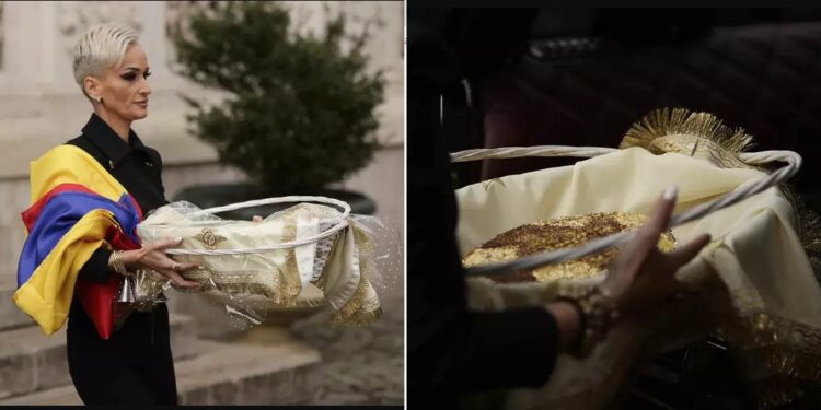 Primele imagini de la înmormântarea Mioarei Roman. Fiicele i-au făcut colivă cu foiță de aur