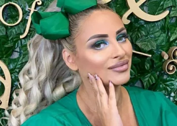Sânziana Buruiană, 8 ani de când își alăptează fetițele: „Pe 5 martie împlinesc 8 ani de când alăptez non stop!”