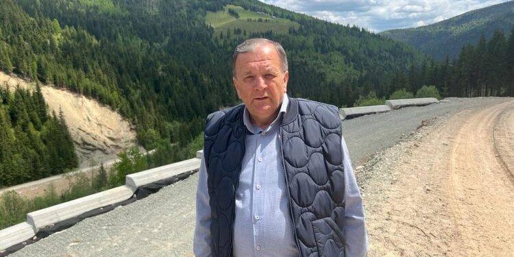 Președintele CJ Suceava a intrat în campanie: „Continuăm modernizarea Drumului Județean 177A. Încep efectiv lucrările”