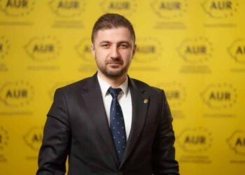 Adrian Axinia (AUR): Guvernul dă ordonanțe de urgență pe bandă rulantă. Trăim într-o democrație falsă