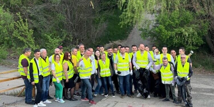 AUR demarează o campanie de curățare și igienizare în Delta Văcărești
