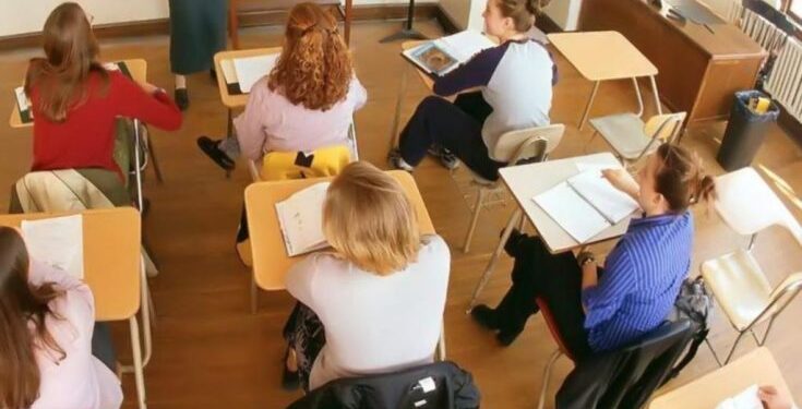 1.187 de cadre didactice din județul Suceava s-au înscris la titularizare, 7 candidați pe loc