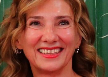 Carmen Iohannis, o frumusețe cum România nu a mai avut de la Regina Maria, are un soț care apreciază și casele, nu doar frumusețea