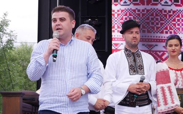 Președintele ales al CJ Suceava, Gheorghe Șoldan, la Vicovu de Jos: Sunt determinat să produc, alături de echipa mea, schimbările de care județul nostru are atât de multă nevoie.