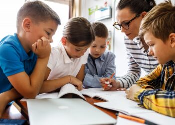 Peste 5.680 de profesori debutanți au devenit profesori cu drept de practică după examenul de Definitivat 2024