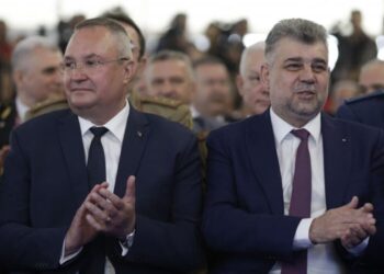 Cristoiu: PSD şi PNL vor să păcălească din nou electoratul prefăcându-se că se războiesc