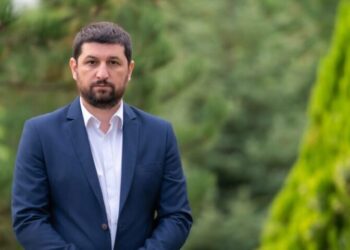 Containere în loc de case: Marius Lulea critică modul în care statul tratează sinistrații